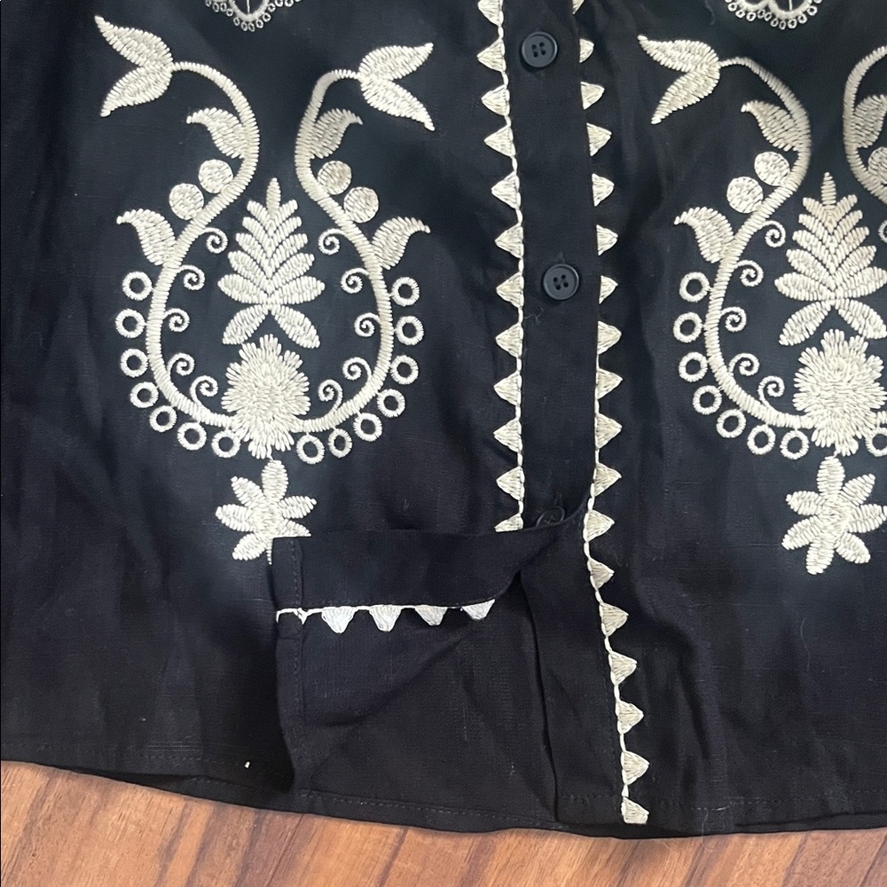 Solitaire Black Blouse with Cream Embroidery - Picture 5 of 5